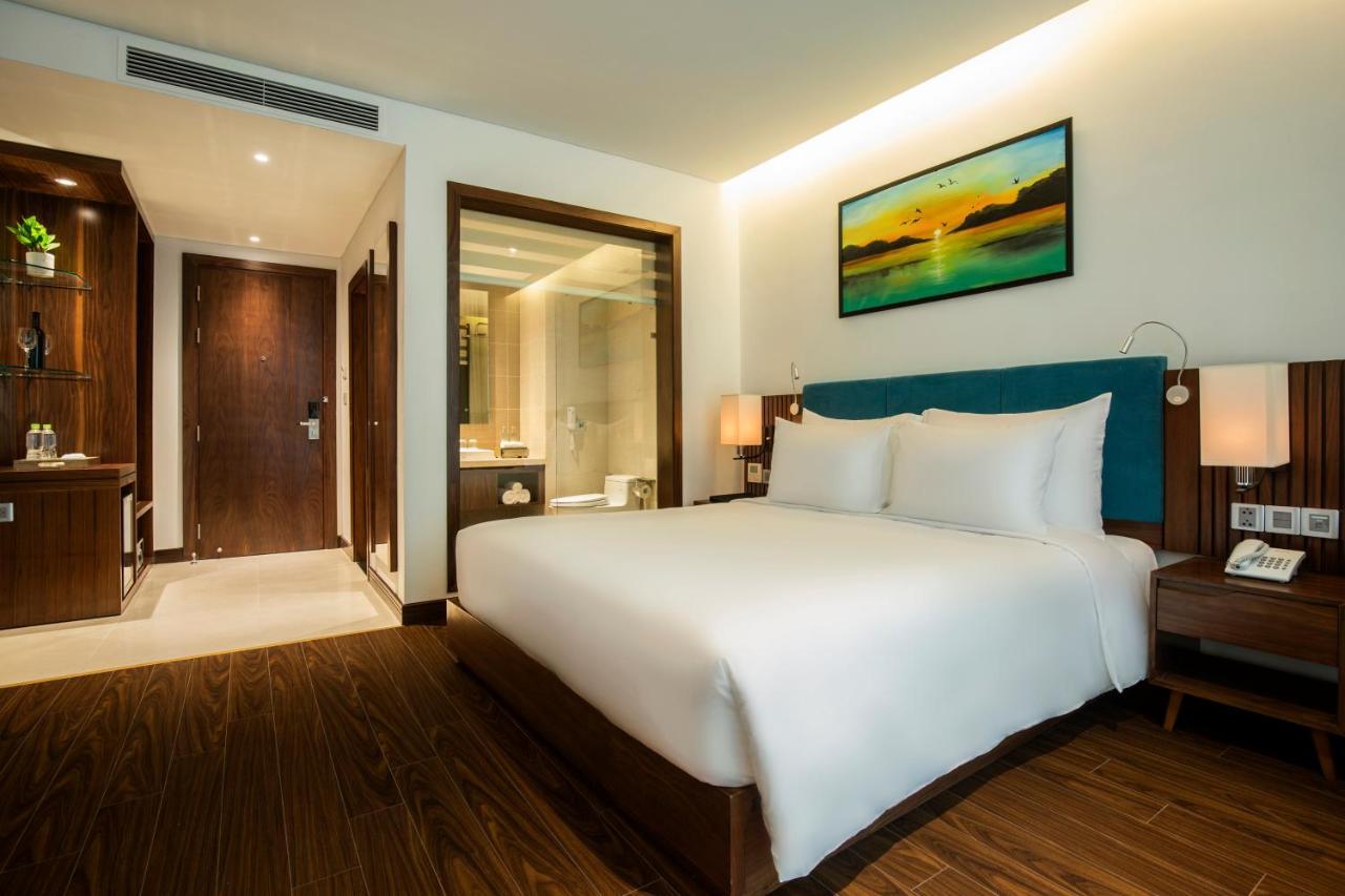 แม็กซิมิลัน ดานัง บีช โฮเต็ล Hotel ภายนอก รูปภาพ