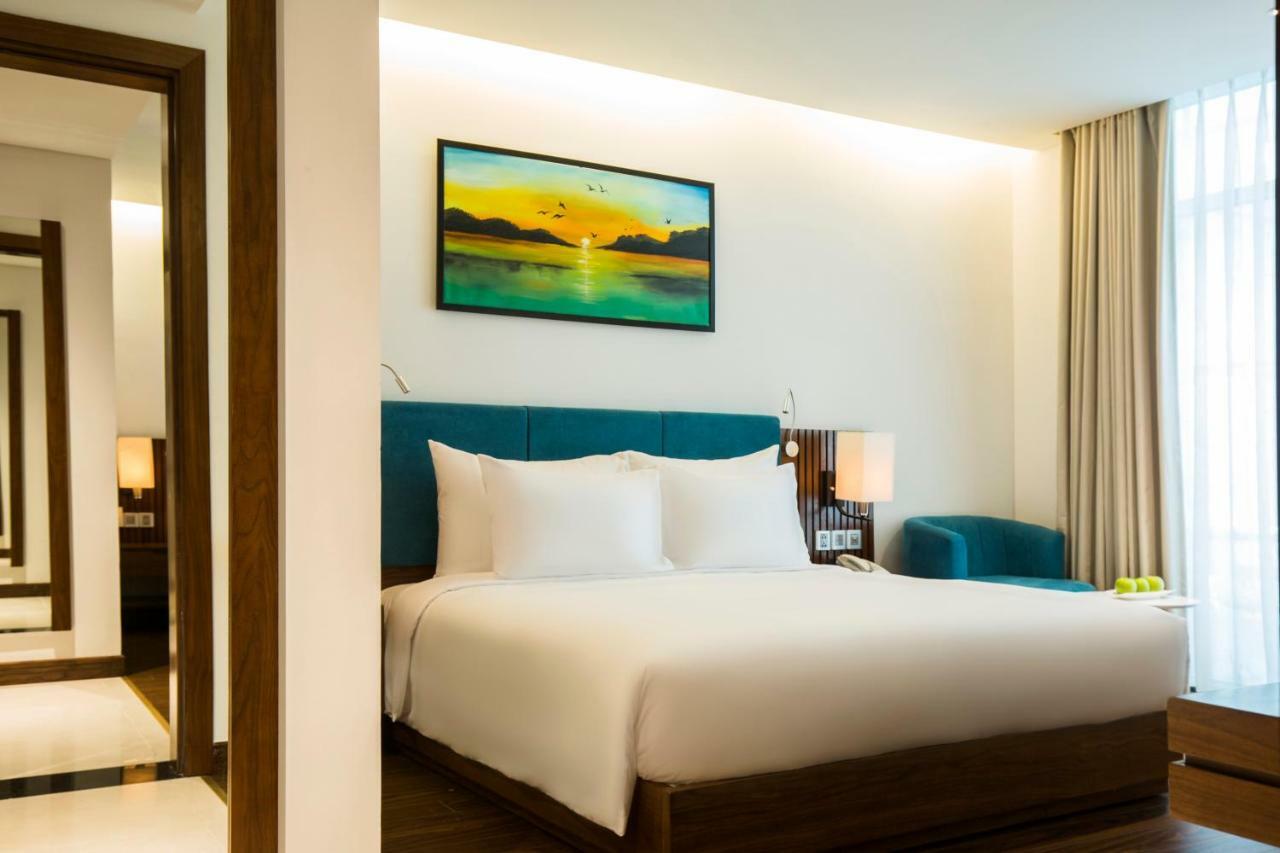 แม็กซิมิลัน ดานัง บีช โฮเต็ล Hotel ภายนอก รูปภาพ