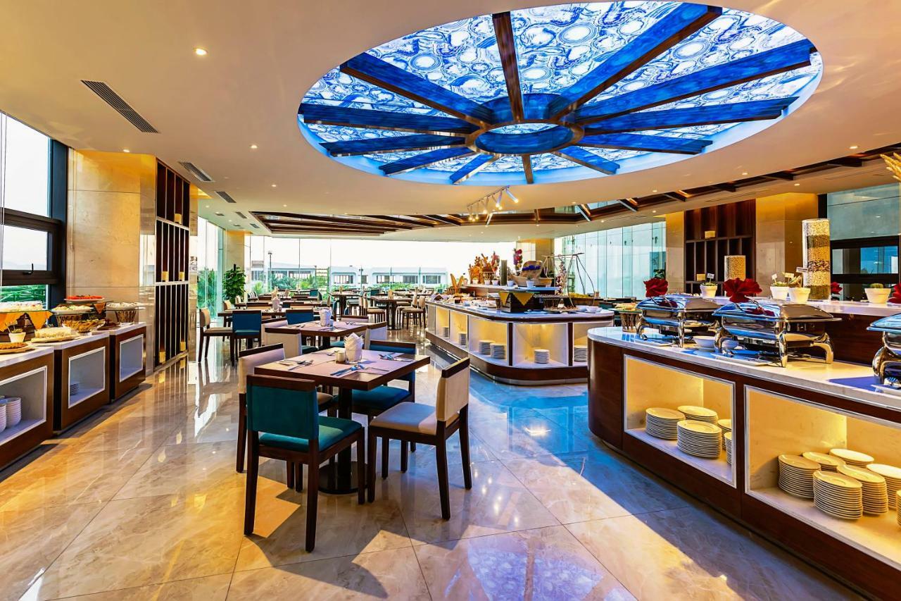 แม็กซิมิลัน ดานัง บีช โฮเต็ล Hotel ภายนอก รูปภาพ